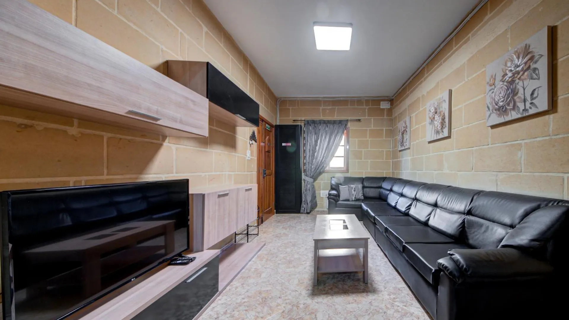 Bright & Spacious Beachside Apartment By Sf Homes Marsaskala