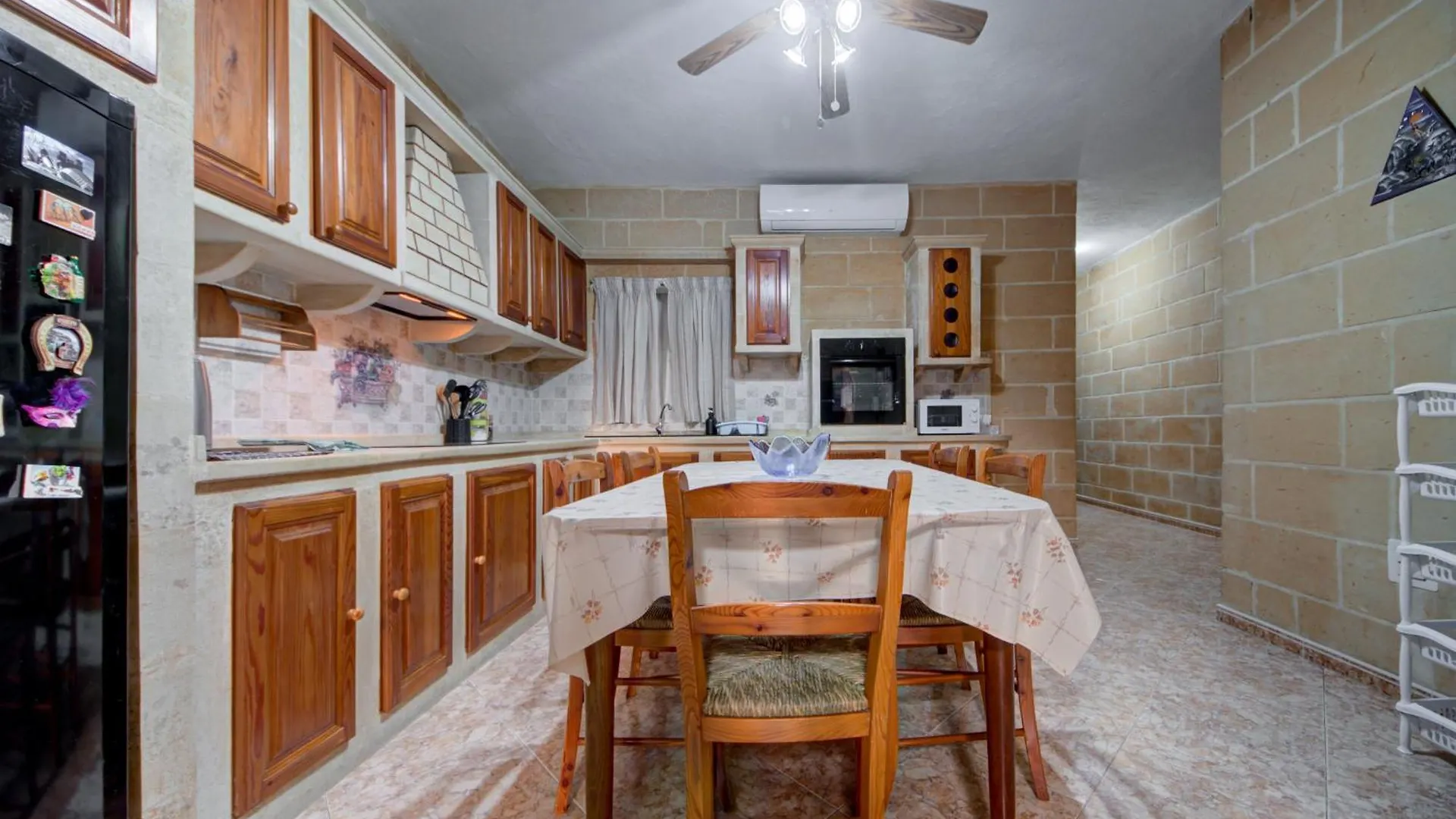 Bright & Spacious Beachside Apartment By Sf Homes Marsaskala
