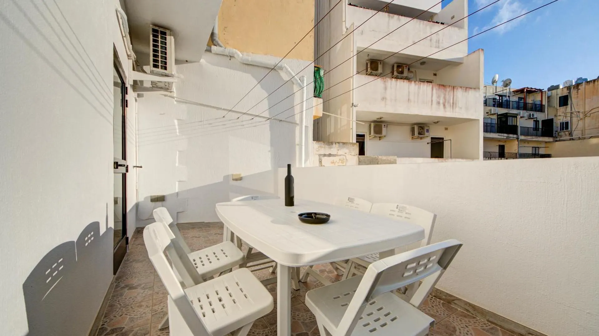 Bright & Spacious Beachside Apartment By Sf Homes Marsaskala