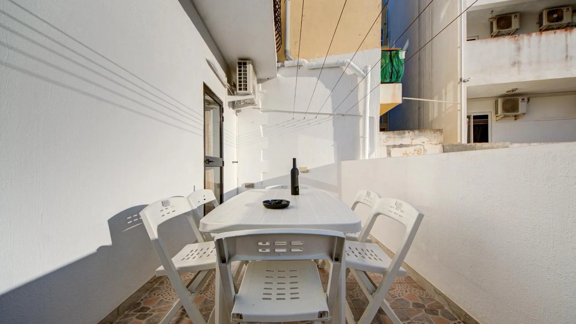 Bright & Spacious Beachside Apartment By Sf Homes Marsaskala